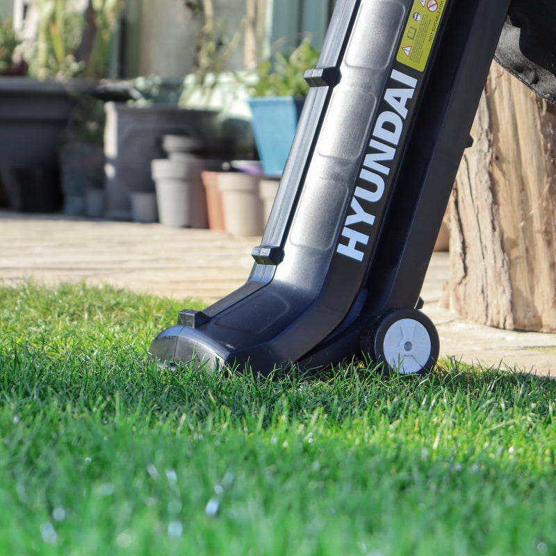 Hyundai Garden Vacuum Hyundai 3-in-1 Electric Garden Vacuum, Leaf Blower and Mulcher - HYBV3000E 5056275755522 HYBV3000E - Buy Direct from Spare and Square