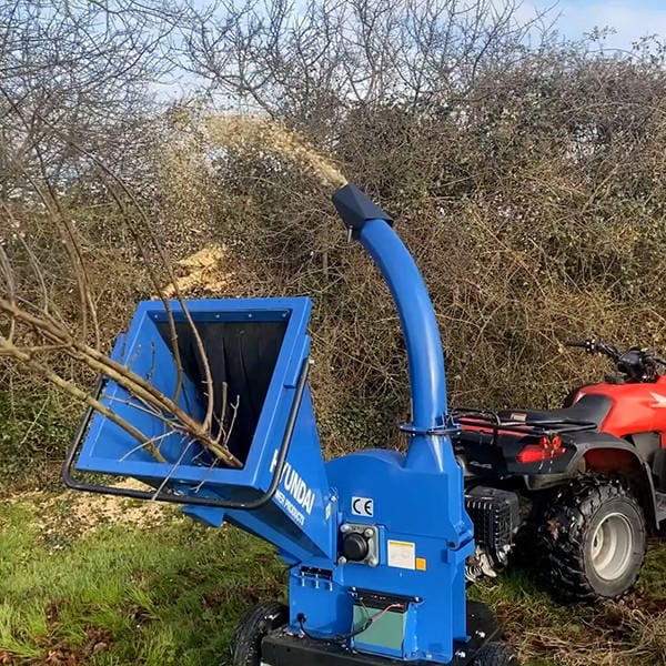 Hyundai Wood Chipper Hyundai 420cc Petrol Wood Chipper 110mm Electric Start - HYCH15100TE 5056275799809 HYCH15100TE - Buy Direct from Spare and Square